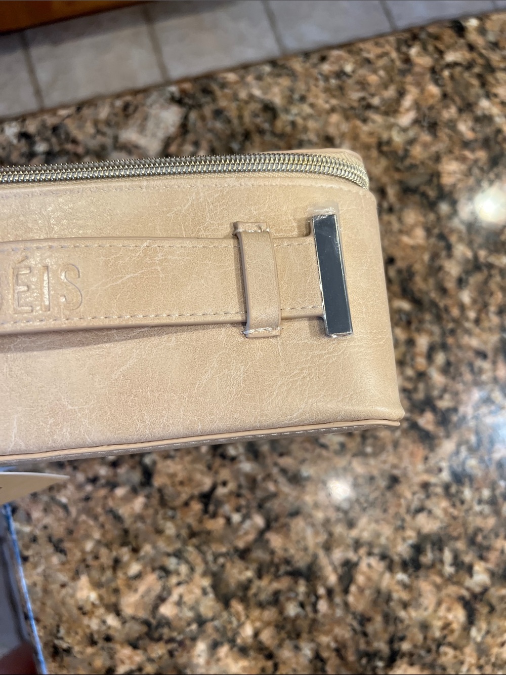 BEIS Cream Faux-Leather Cosmetic Case with Top Handle, Mirror & Brush Holder - Picture 10 of 12